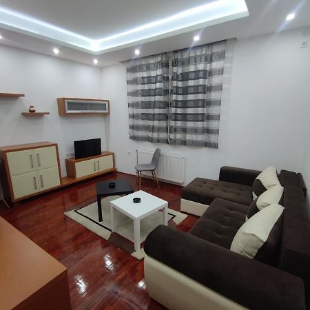 Nis Apartment Esterno foto