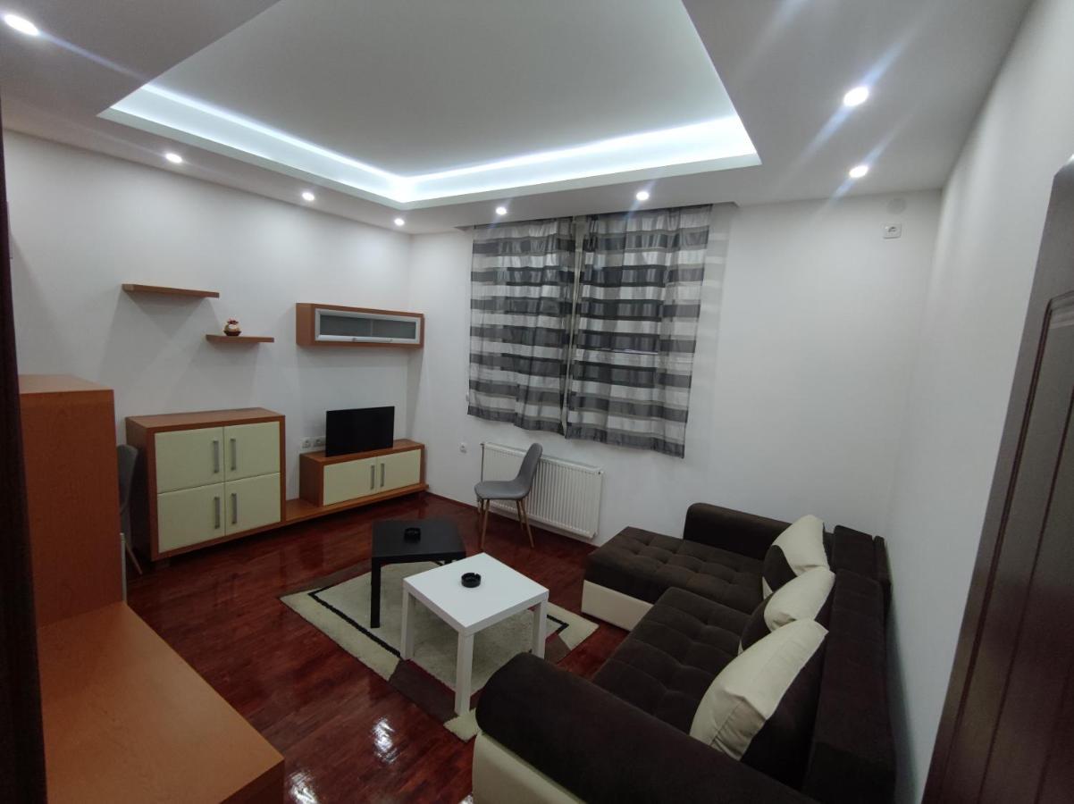 Nis Apartment Esterno foto